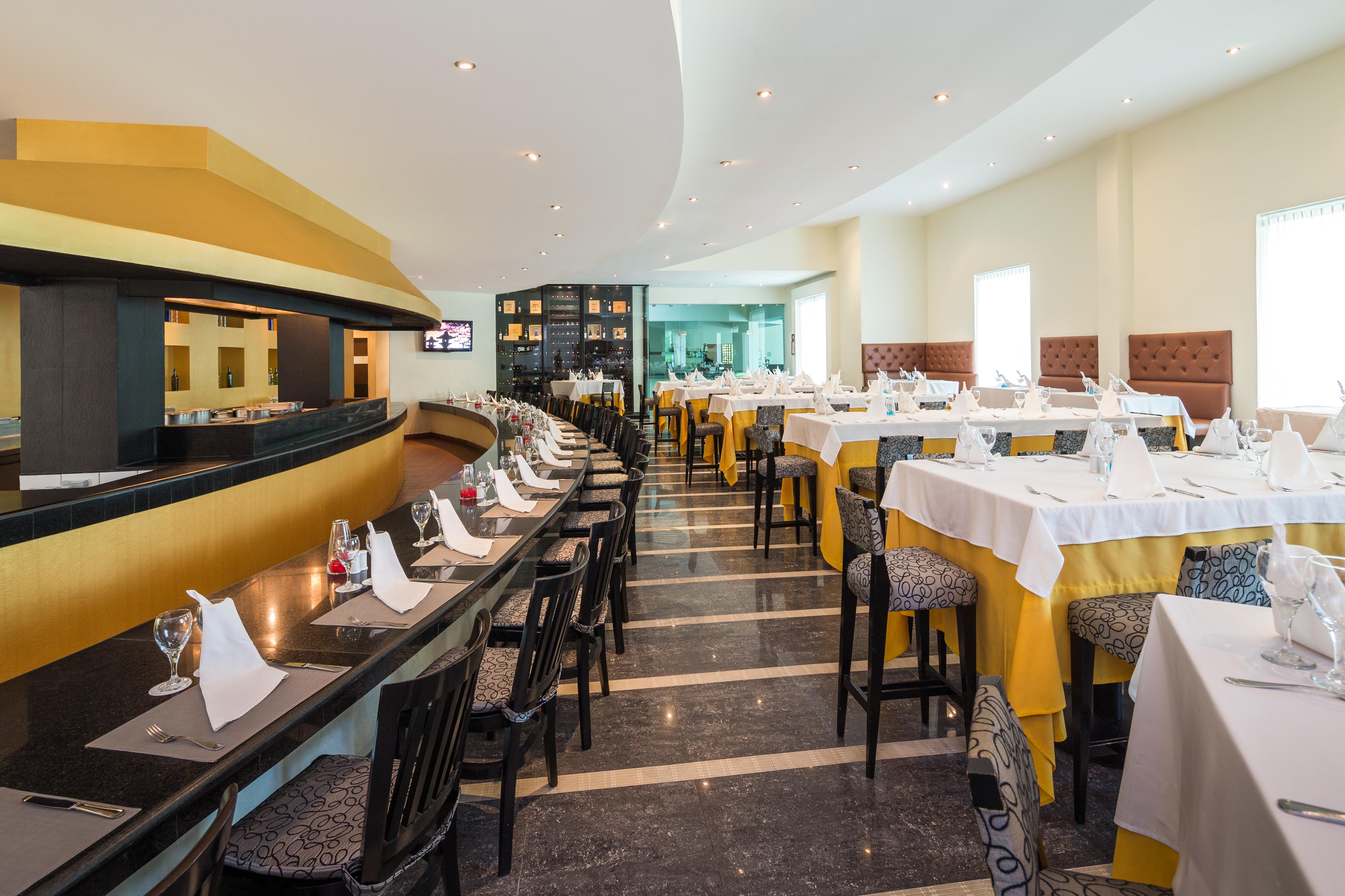 Bluebay Grand Esmeralda El Marlyn Azul Exterior foto Restaurant