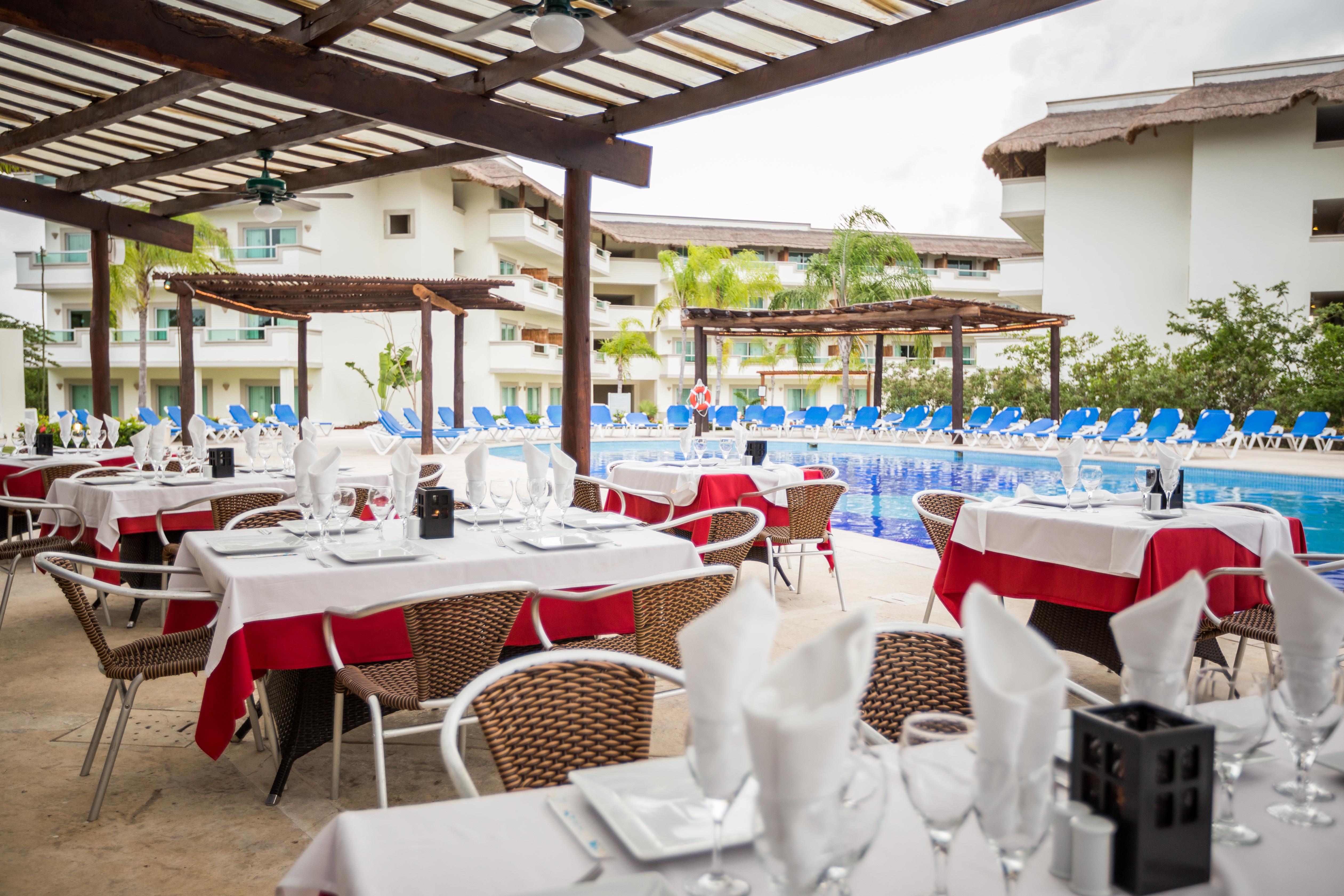 Bluebay Grand Esmeralda El Marlyn Azul Exterior foto Restaurant at the hotel