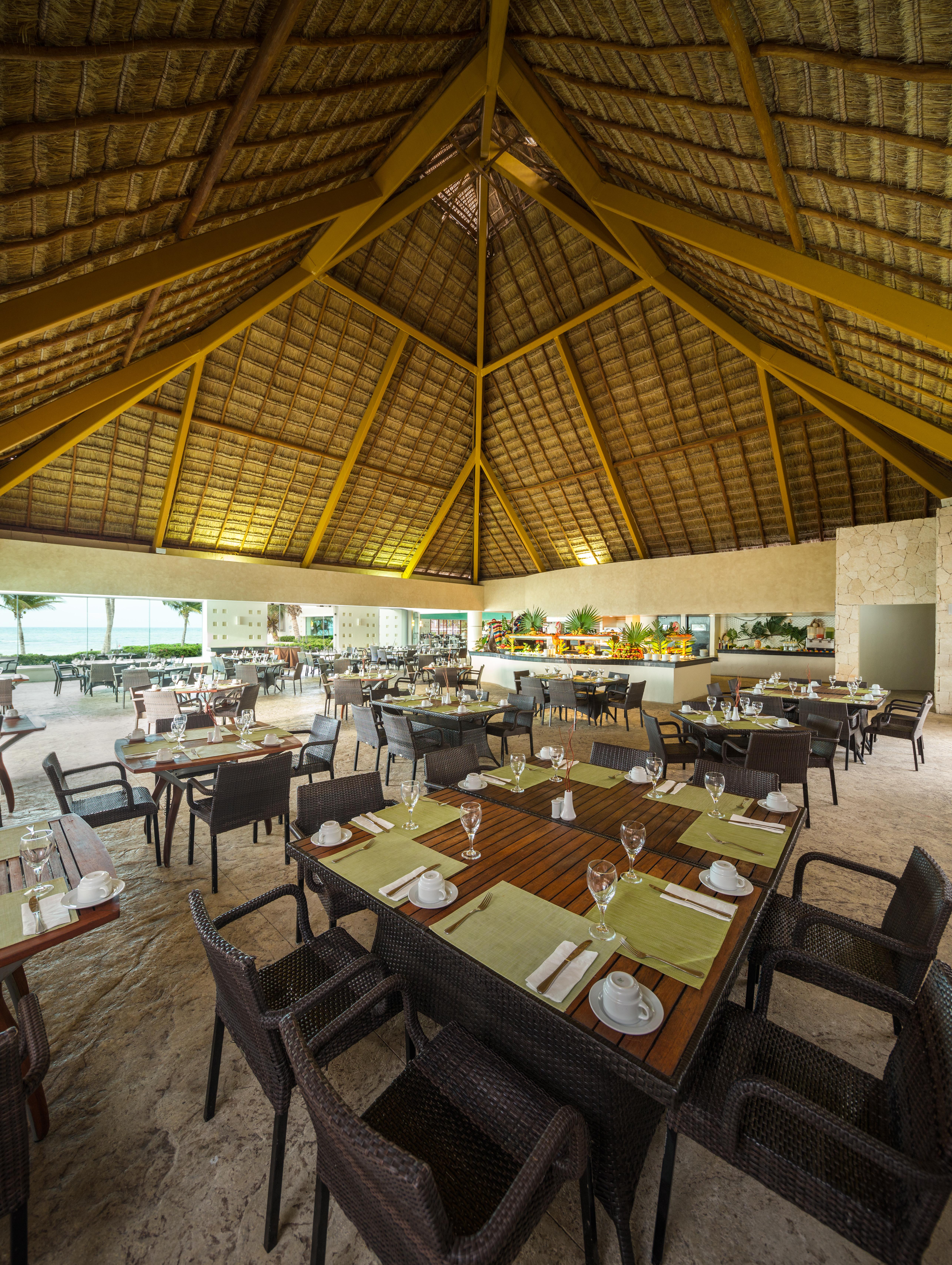 Bluebay Grand Esmeralda El Marlyn Azul Exterior foto The buffet at the buffet restaurant