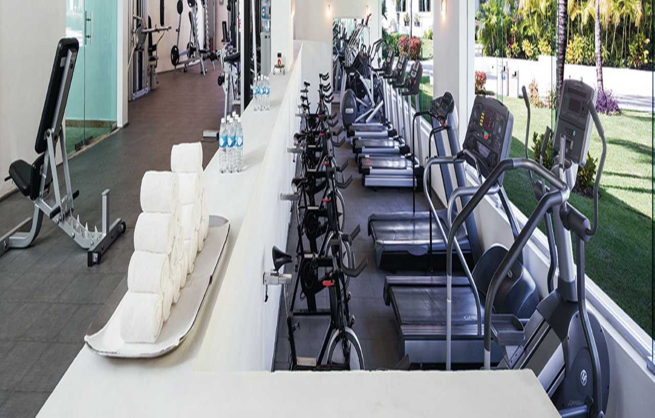 Bluebay Grand Esmeralda El Marlyn Azul Exterior foto The gym at the Beverly Hills Hotel