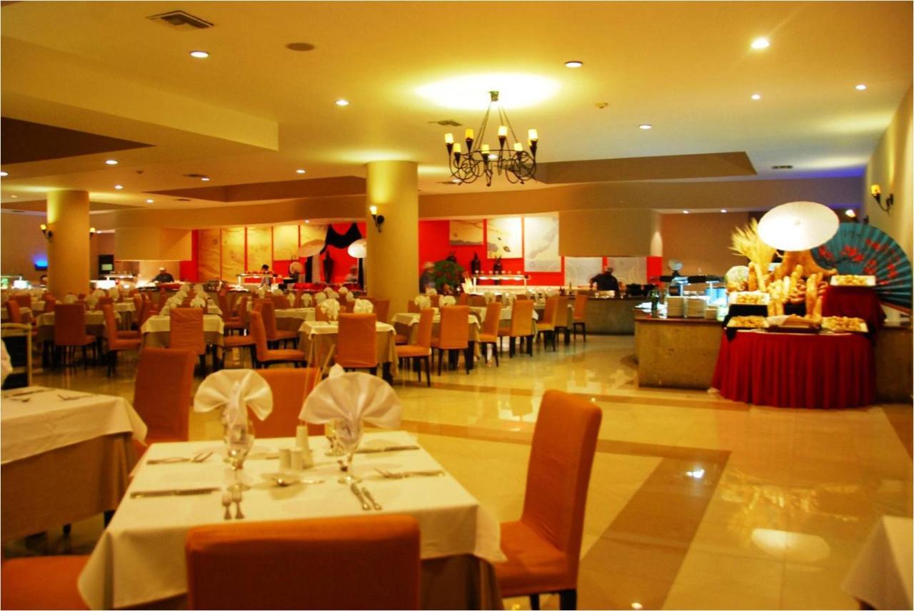 Bluebay Grand Esmeralda El Marlyn Azul Exterior foto The restaurant