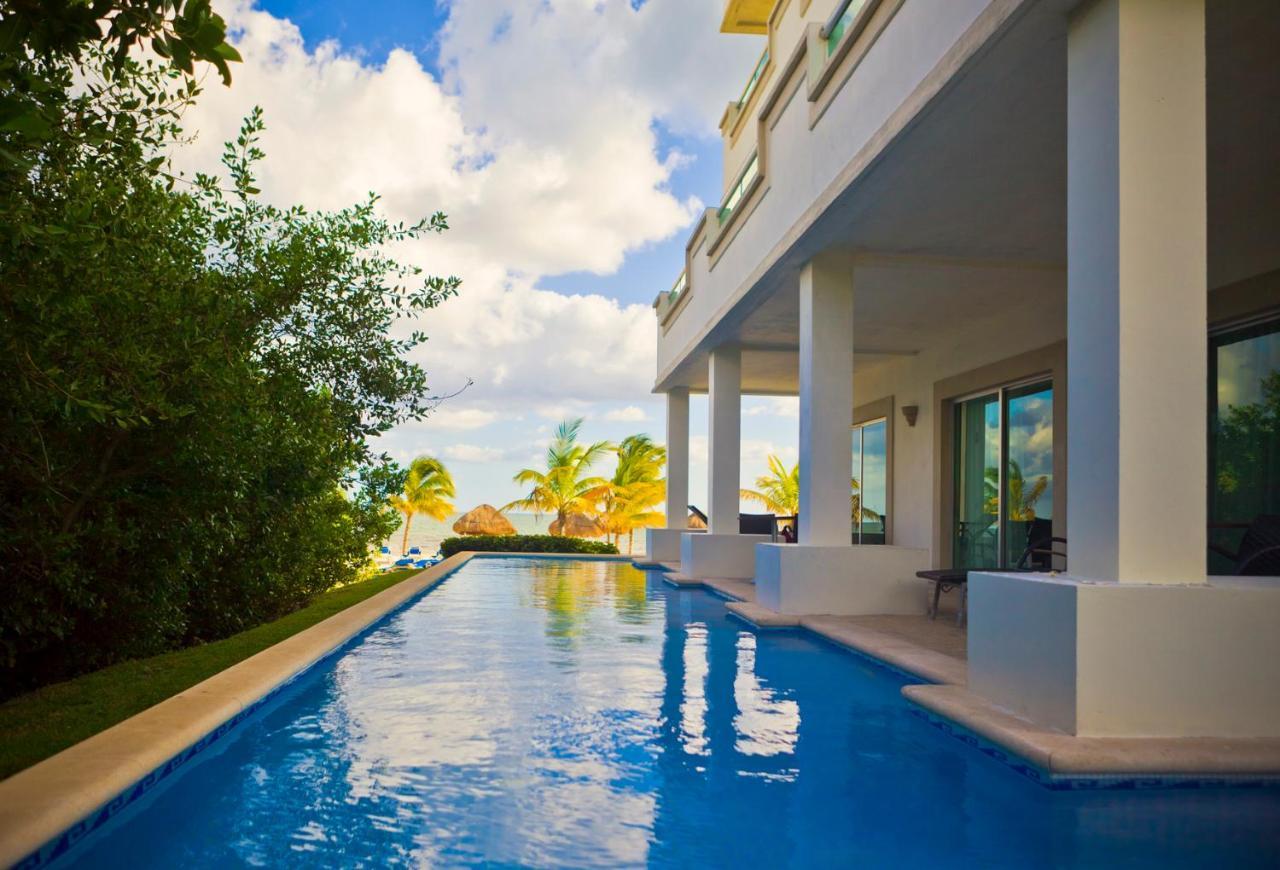 Bluebay Grand Esmeralda El Marlyn Azul Exterior foto A swim-out suite at the Grand at Moon Palace